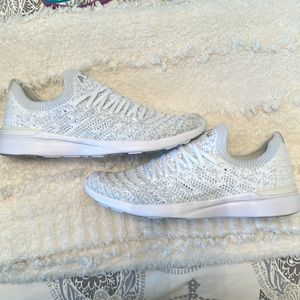 NWT APL Tech Loom Wave